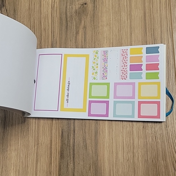 The Happy Planner Mini Sticker Happy Hostess Sticker book - Picture 8 of 9